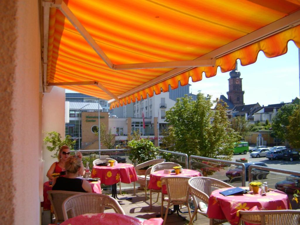 StadtCafé Pension Grünstadt Exterior foto